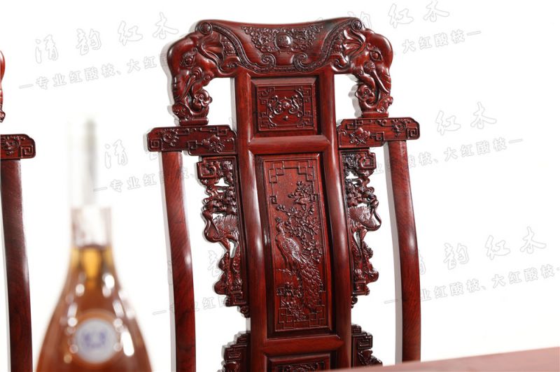 豪华吉祥餐桌